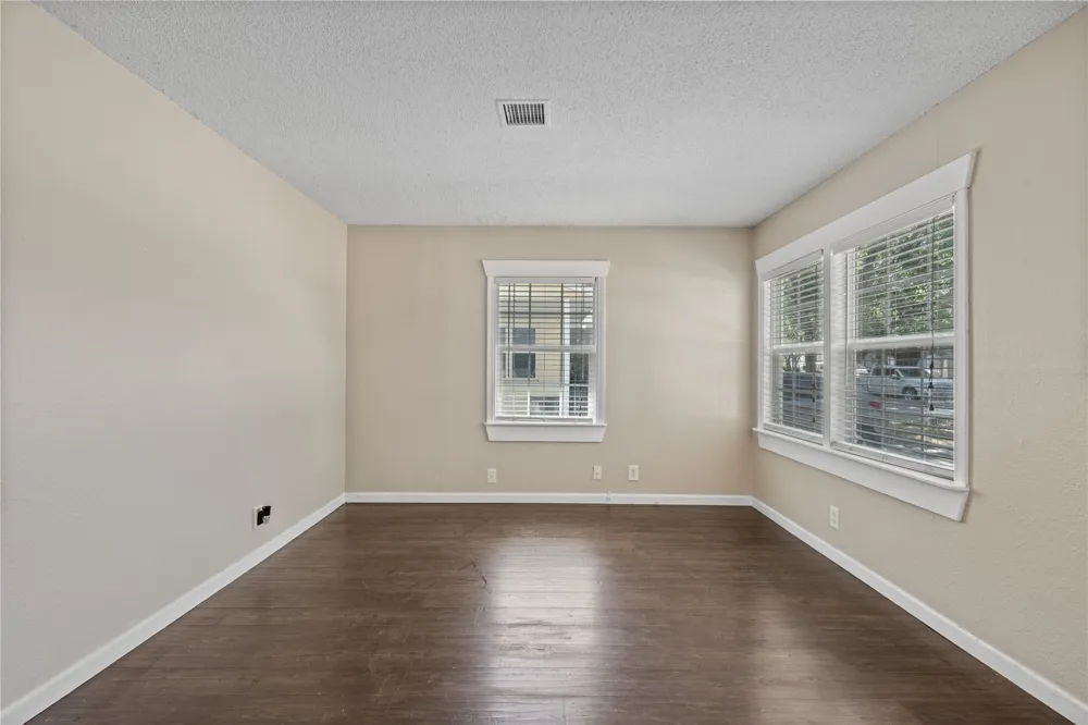 604 SE Greystone Avenue Bartlesville, OK 74006