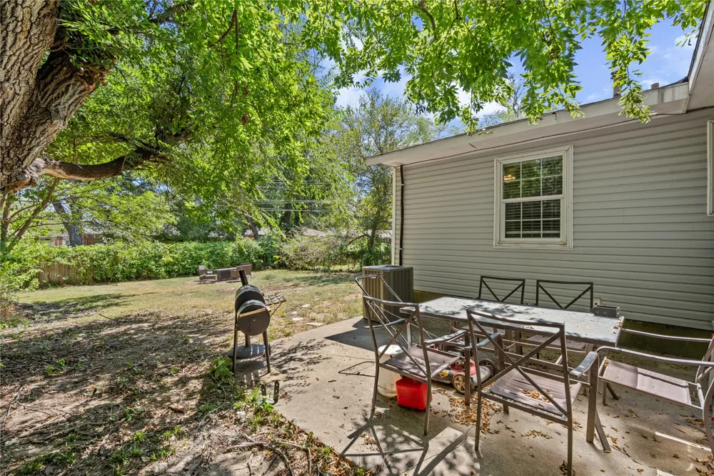 604 SE Greystone Avenue Bartlesville, OK 74006