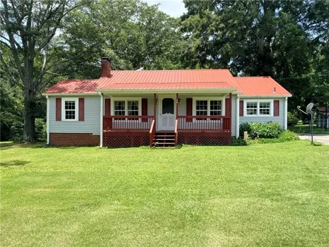 16 Garrett Avenue