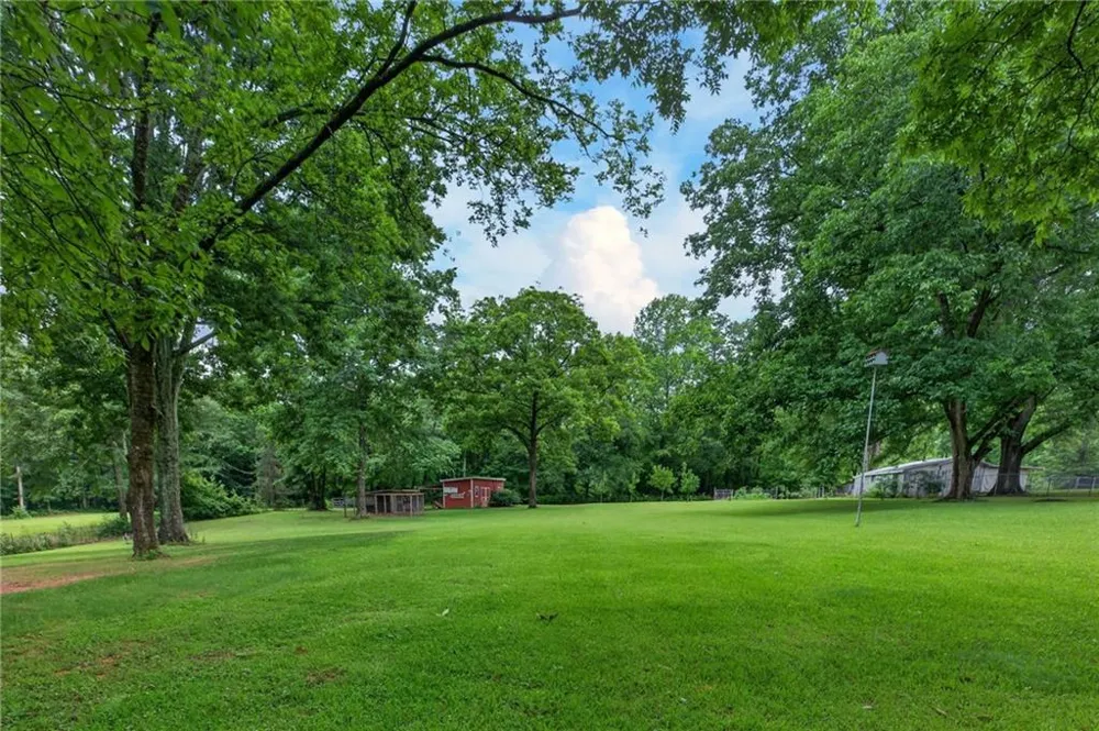 16 Garrett Avenue Bremen, GA 30110