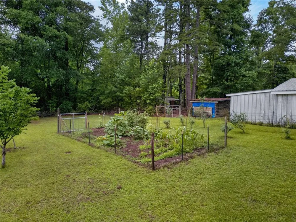 16 Garrett Avenue Bremen, GA 30110