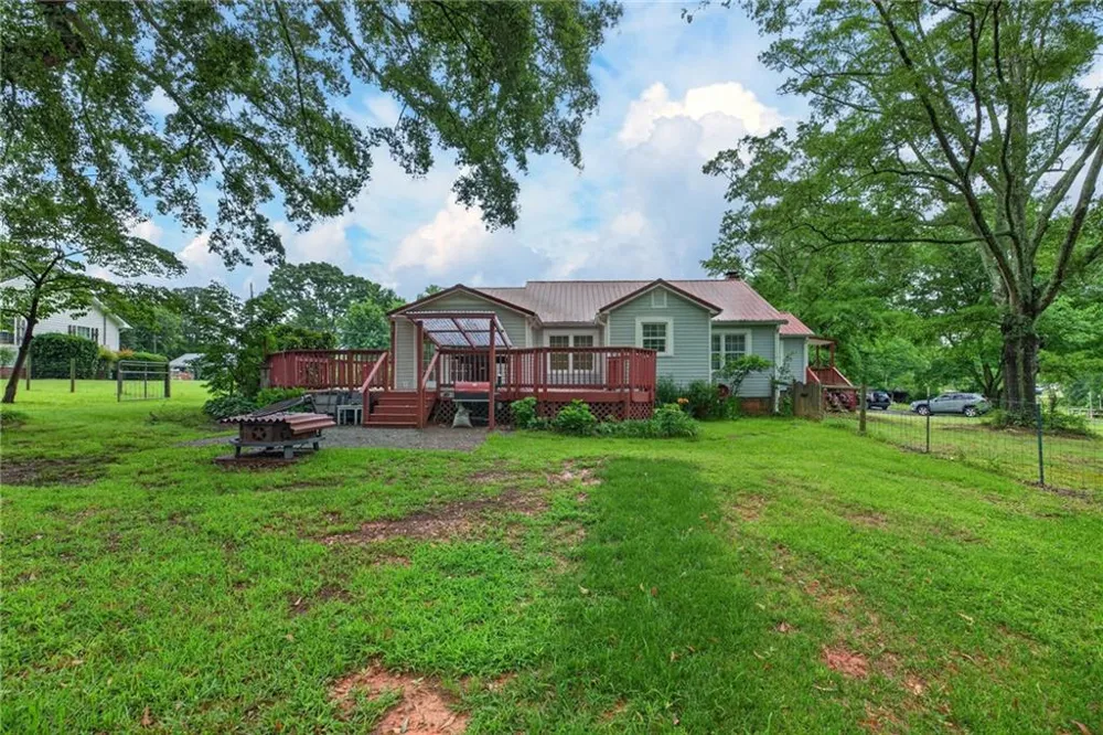 16 Garrett Avenue Bremen, GA 30110