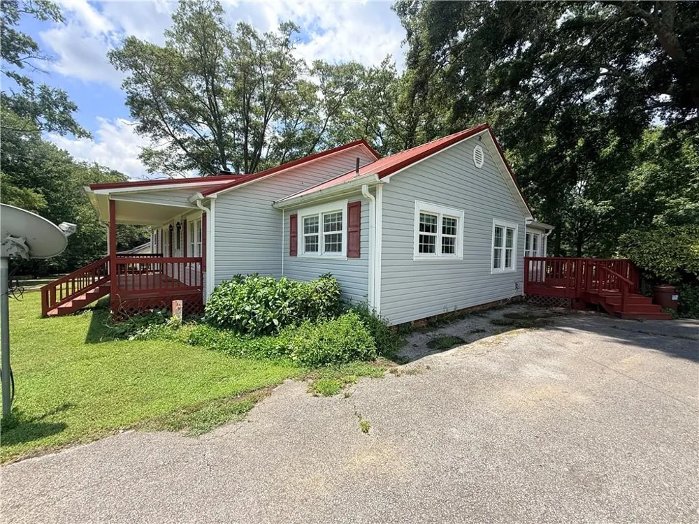 16 Garrett Avenue Bremen, GA 30110