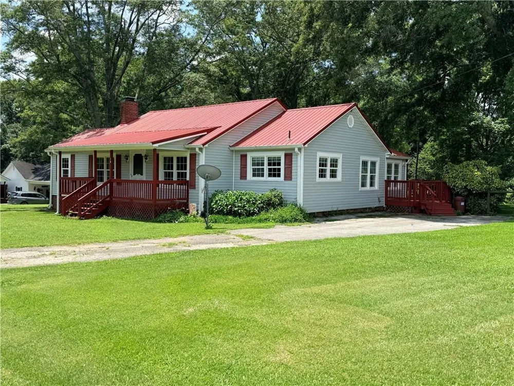 16 Garrett Avenue Bremen, GA 30110
