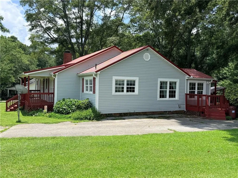 16 Garrett Avenue Bremen, GA 30110