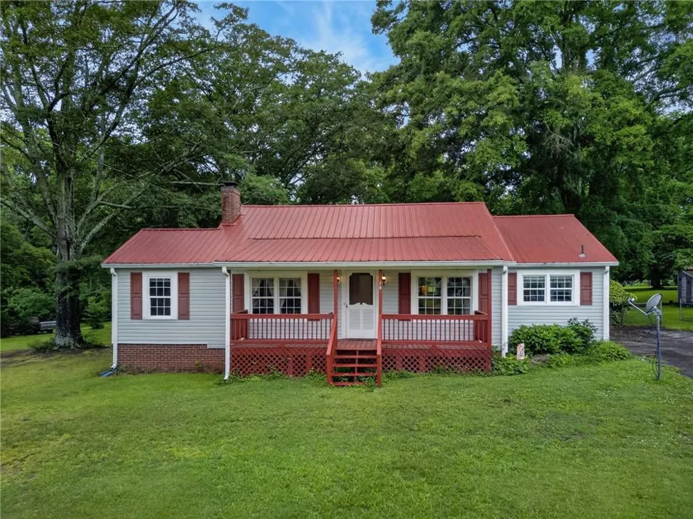 16 Garrett Avenue Bremen, GA 30110