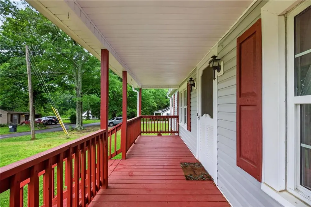 16 Garrett Avenue Bremen, GA 30110