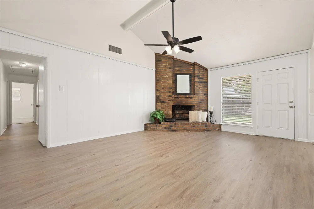 1009 Amy Drive Deer Park, TX 77536