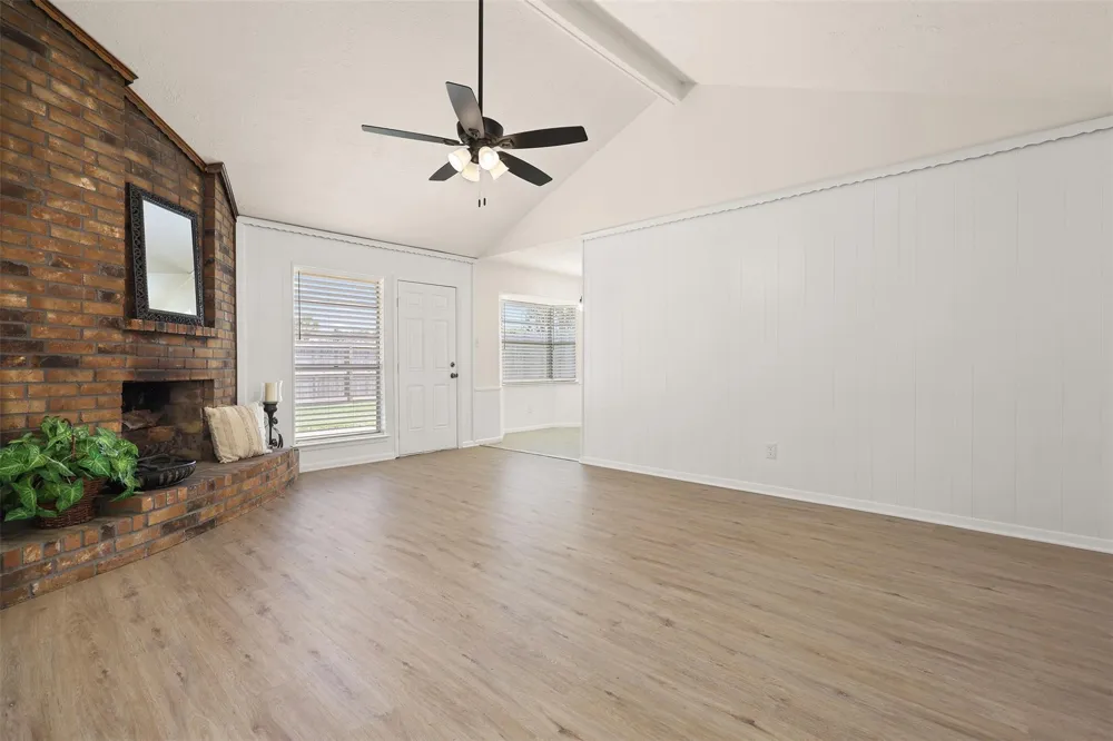 1009 Amy Drive Deer Park, TX 77536