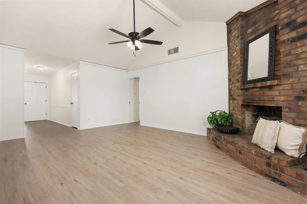 1009 Amy Drive Deer Park, TX 77536