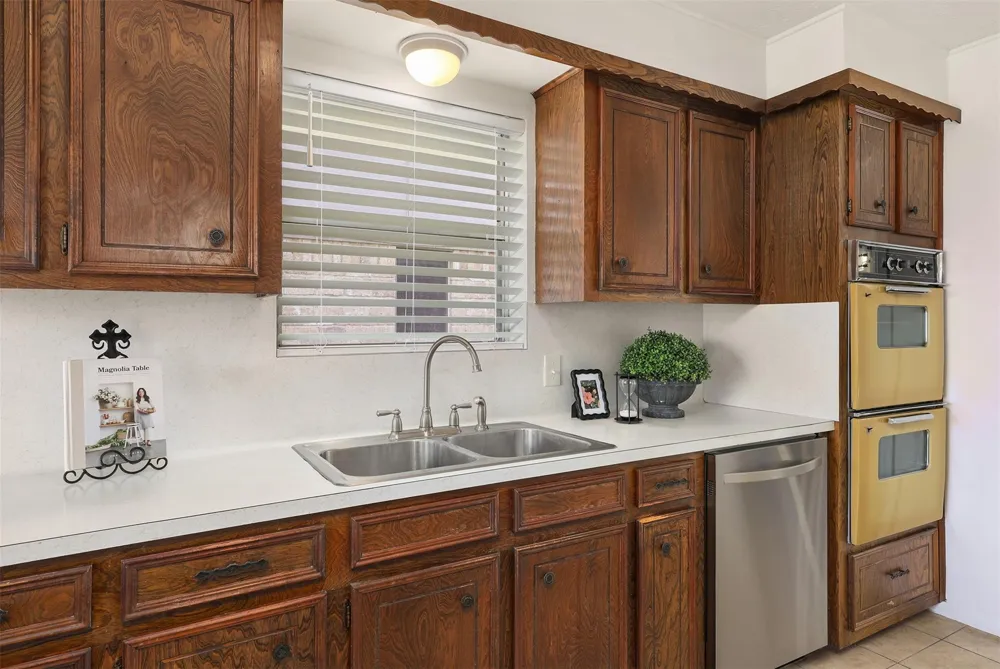 1009 Amy Drive Deer Park, TX 77536