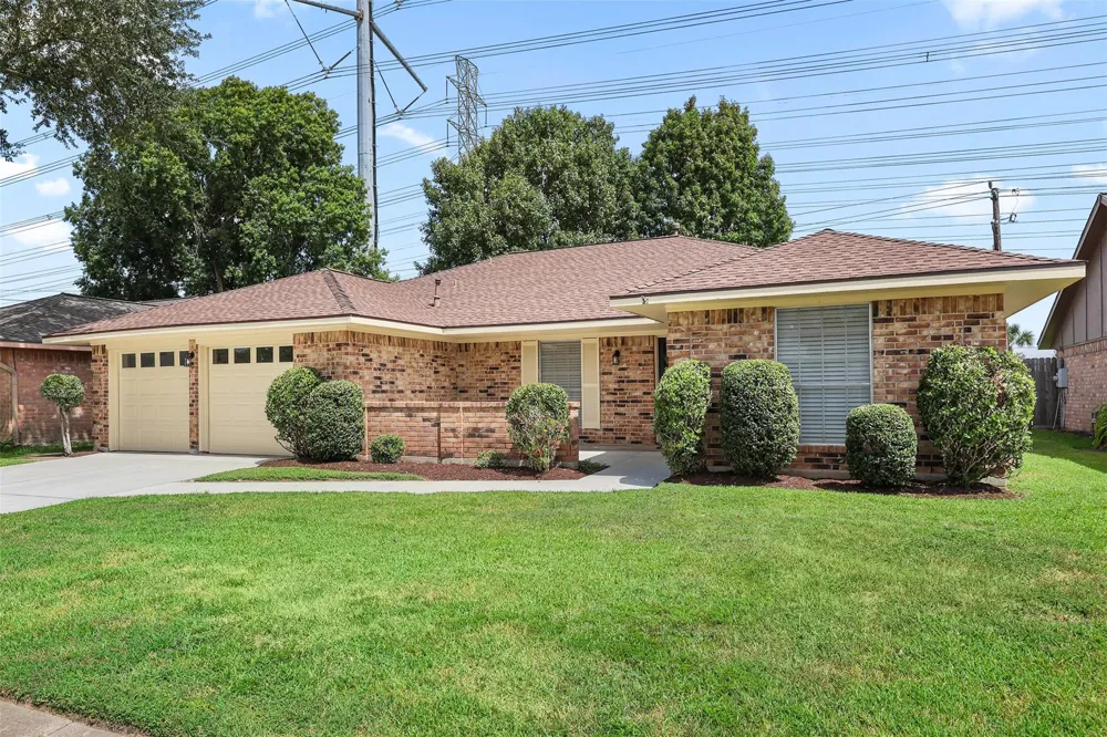 1009 Amy Drive Deer Park, TX 77536