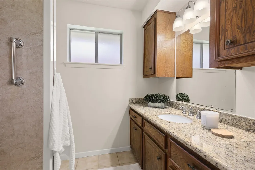 1009 Amy Drive Deer Park, TX 77536