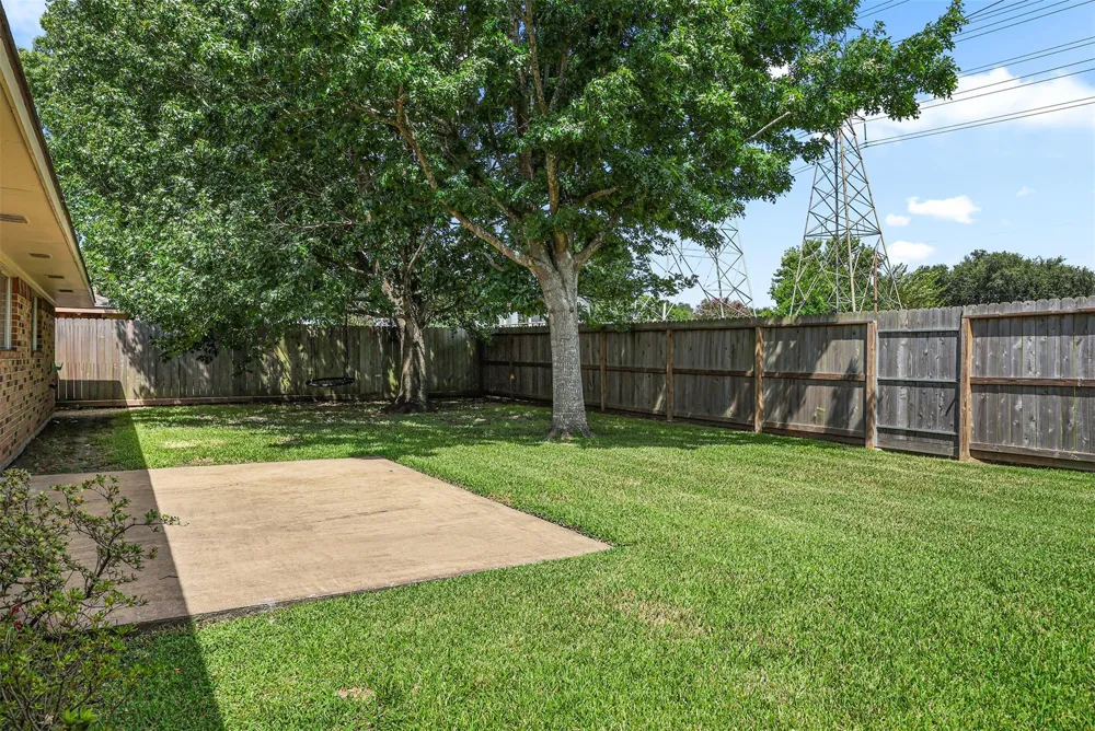 1009 Amy Drive Deer Park, TX 77536