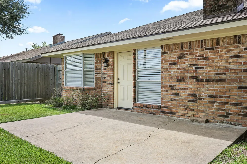 1009 Amy Drive Deer Park, TX 77536