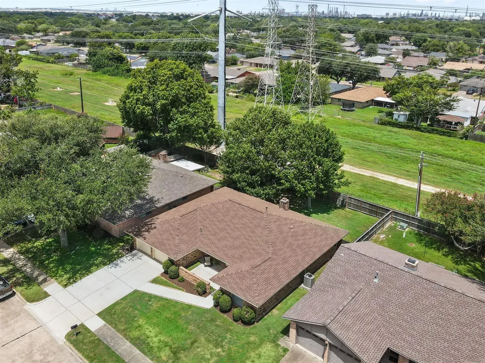 1009 Amy Drive Deer Park, TX 77536