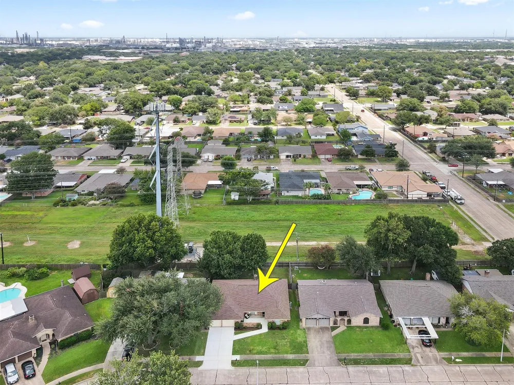 1009 Amy Drive Deer Park, TX 77536