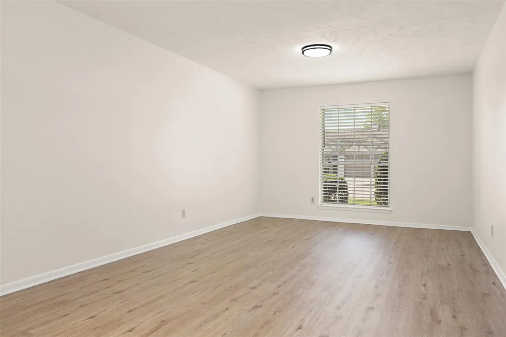 1009 Amy Drive Deer Park, TX 77536