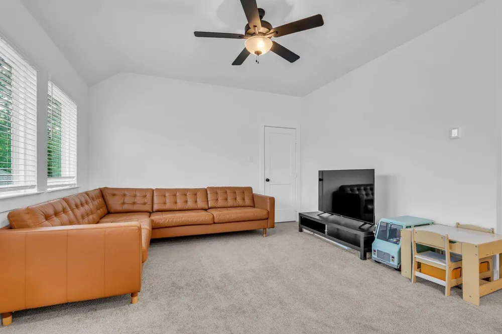 426 Glacier Pass Montgomery, TX 77316
