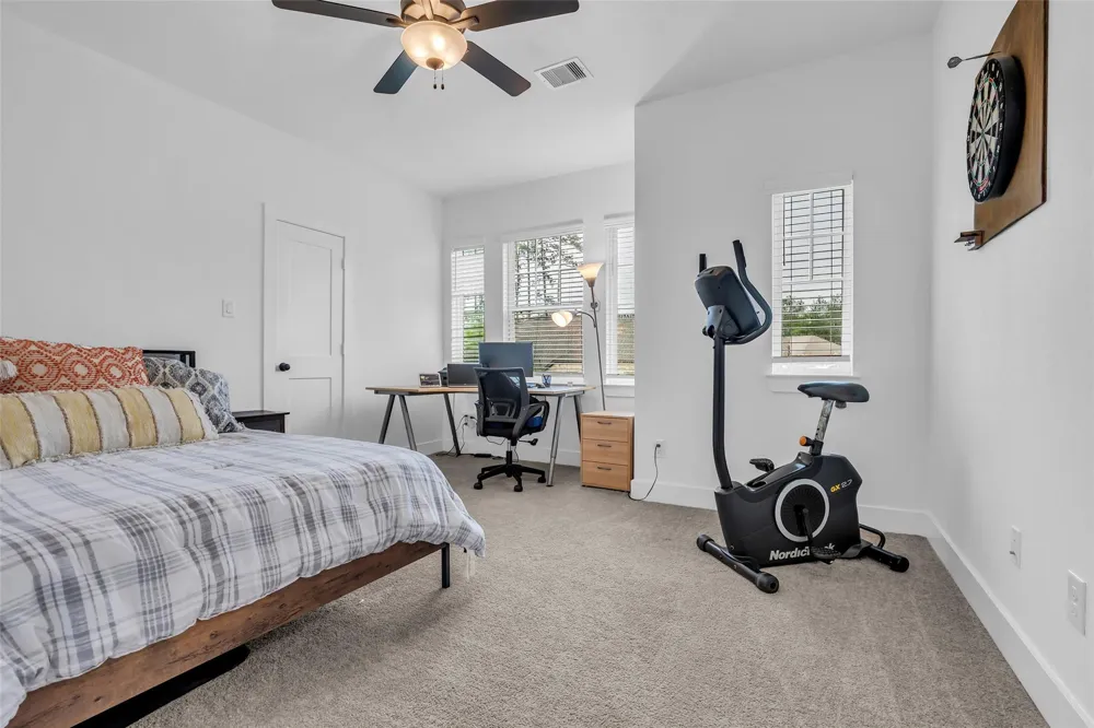 426 Glacier Pass Montgomery, TX 77316