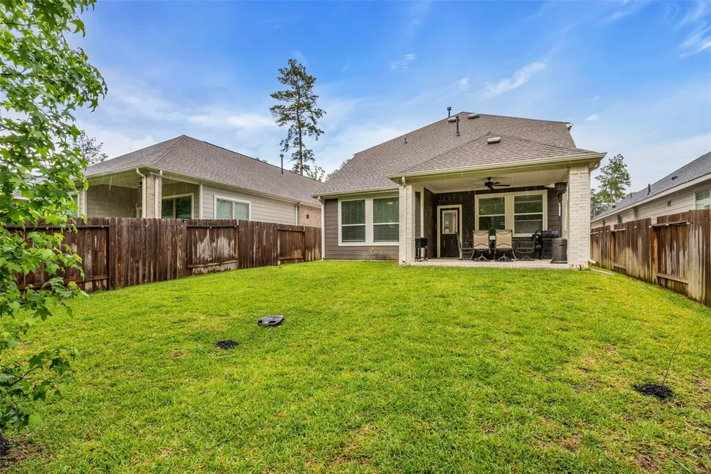 426 Glacier Pass Montgomery, TX 77316