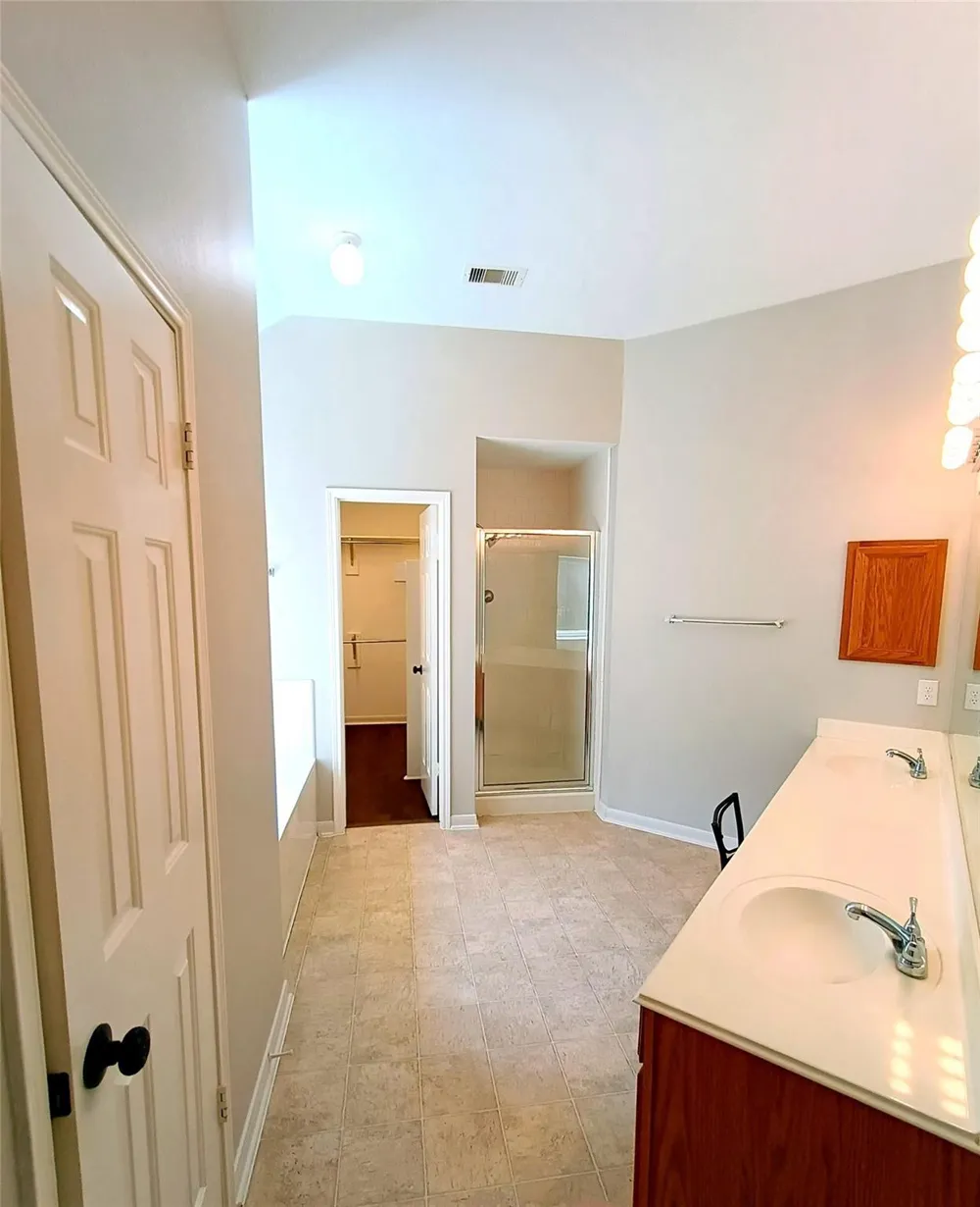 3821 Pin Oak Drive Pearland, TX 77581