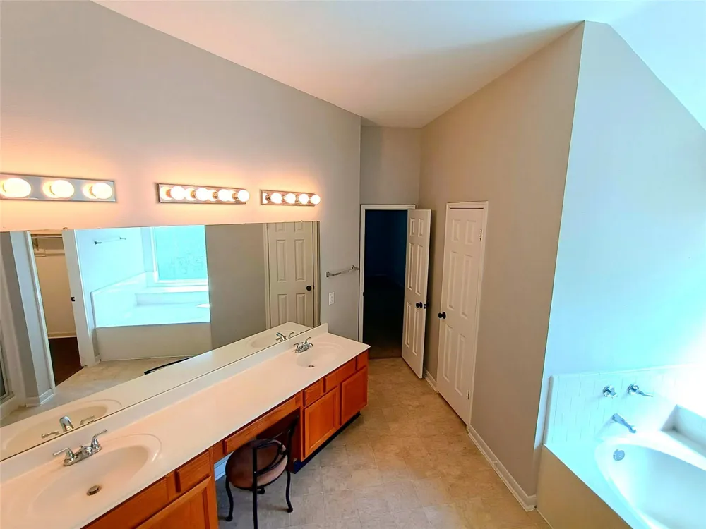 3821 Pin Oak Drive Pearland, TX 77581