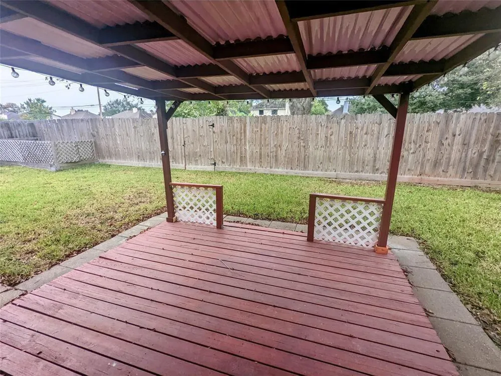 3821 Pin Oak Drive Pearland, TX 77581