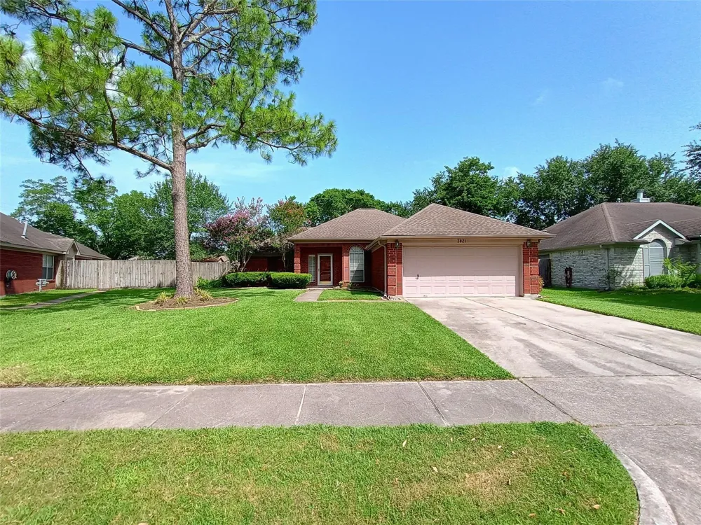 3821 Pin Oak Drive Pearland, TX 77581