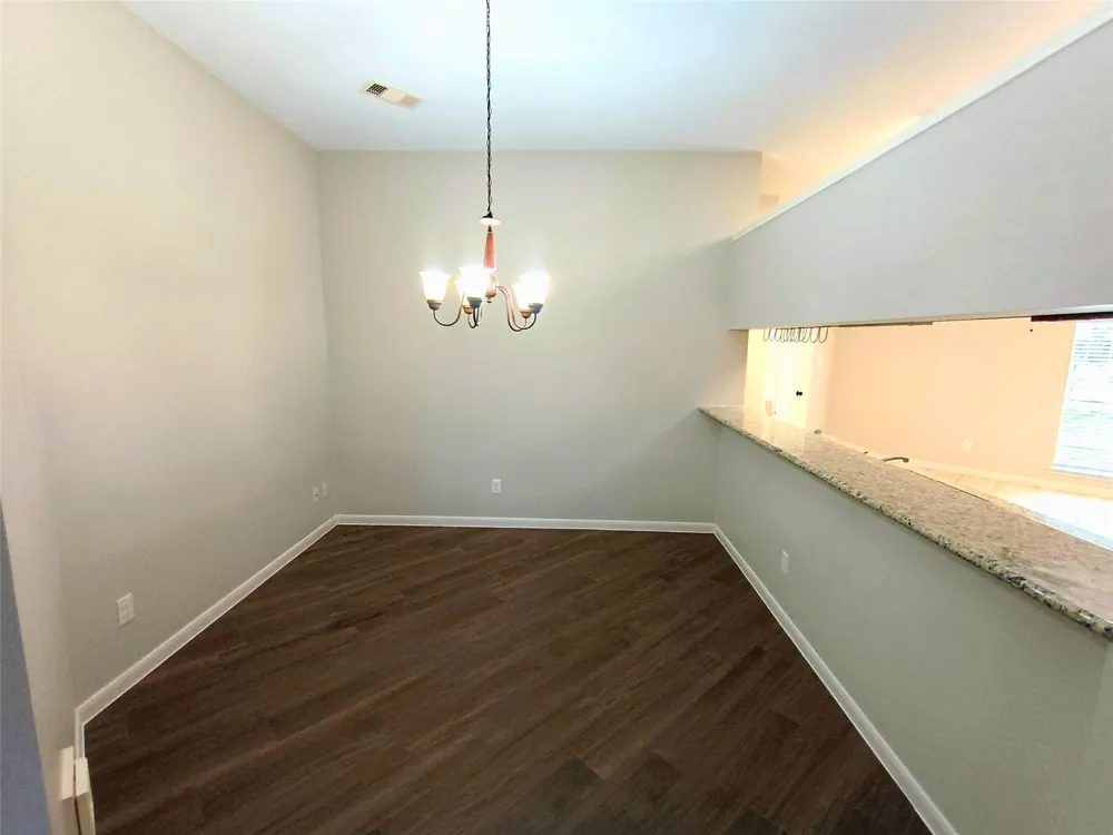 3821 Pin Oak Drive Pearland, TX 77581