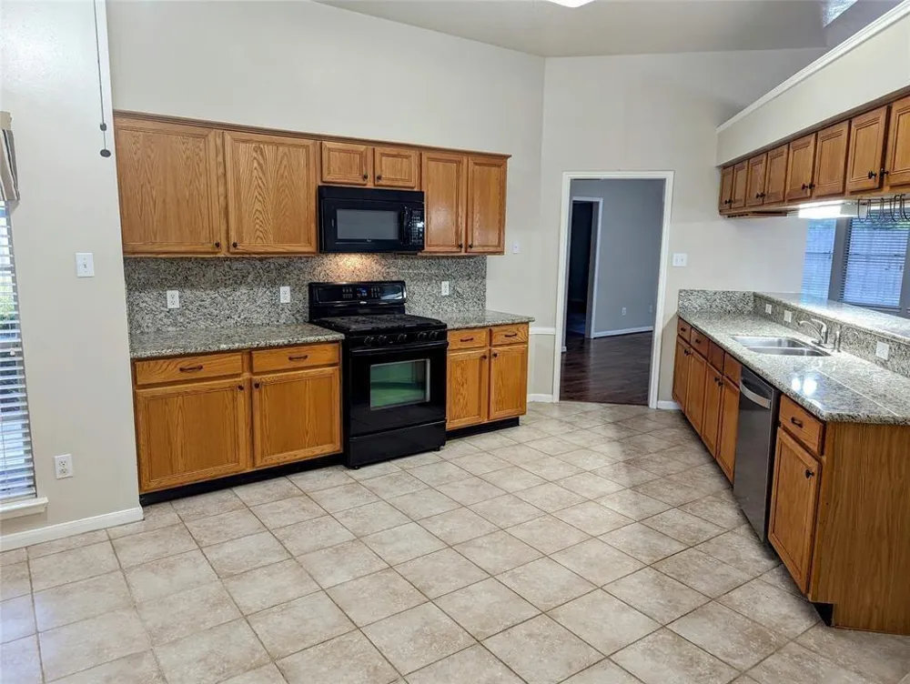 3821 Pin Oak Drive Pearland, TX 77581