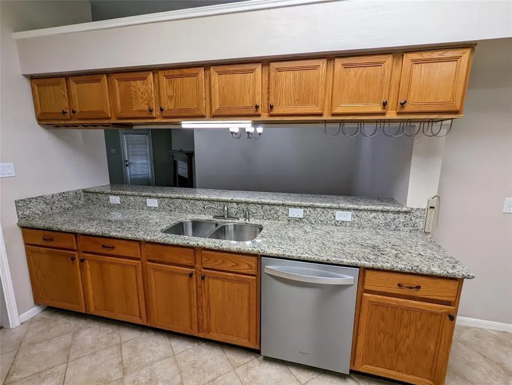 3821 Pin Oak Drive Pearland, TX 77581