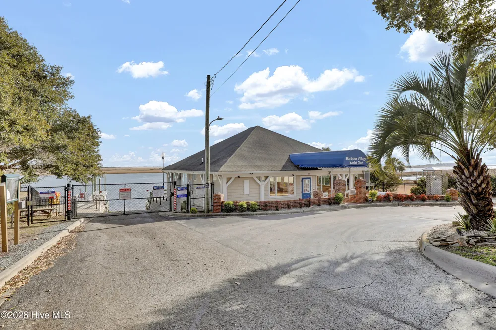 600 Cordgrass Road Hampstead, NC 28443