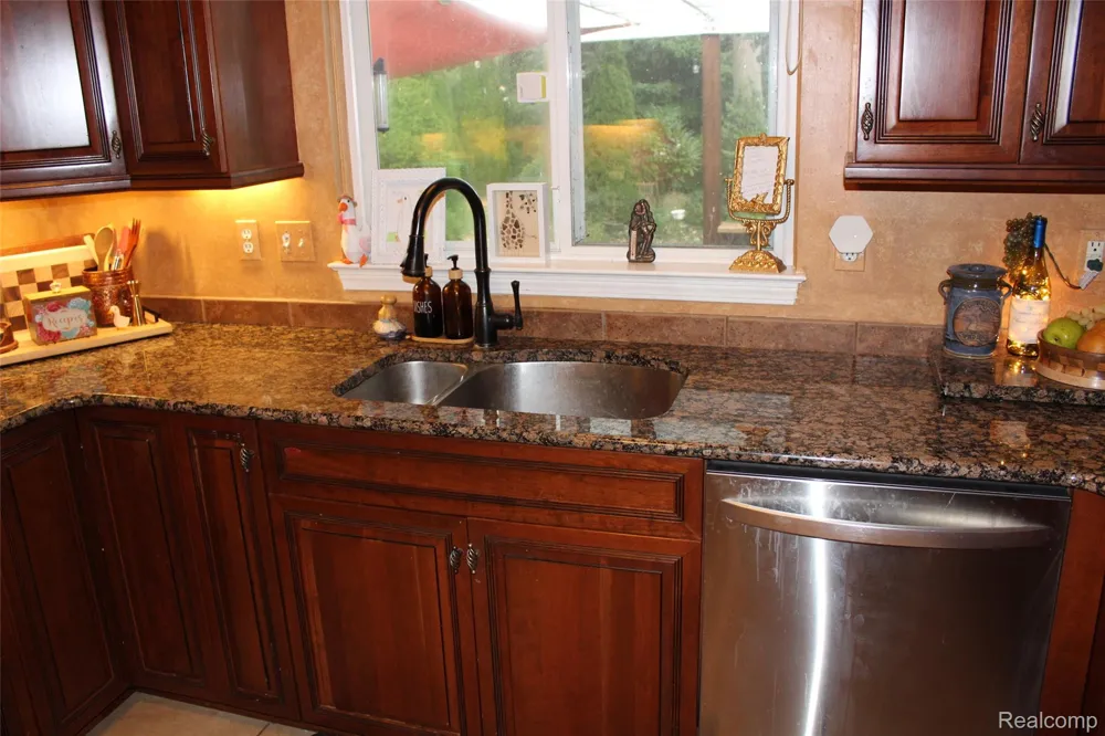 5311 Sandalwood Court Grand Blanc Charter Township, MI 48439
