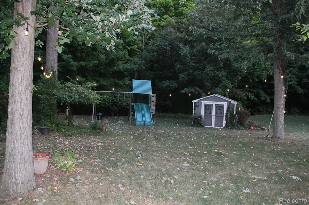 5311 Sandalwood Court Grand Blanc Charter Township, MI 48439