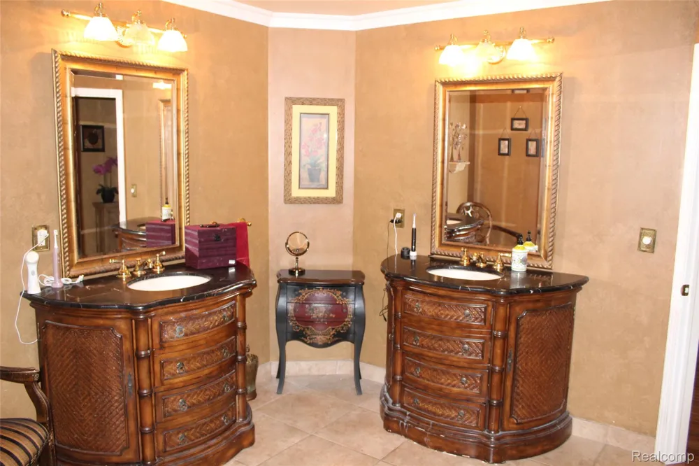 5311 Sandalwood Court Grand Blanc Charter Township, MI 48439