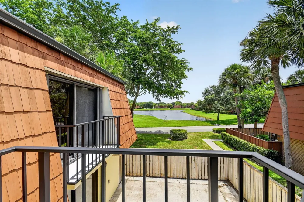503 BUTTONWOOD LANE Boynton Beach, FL 33436