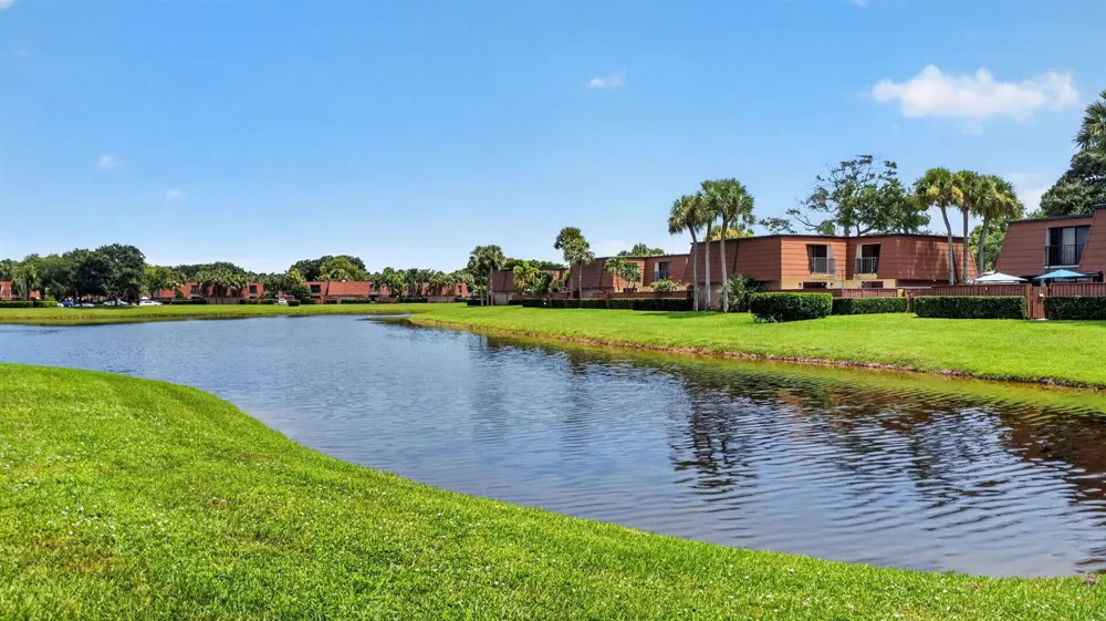503 BUTTONWOOD LANE Boynton Beach, FL 33436