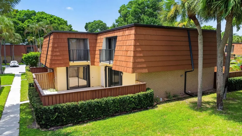 503 BUTTONWOOD LANE Boynton Beach, FL 33436
