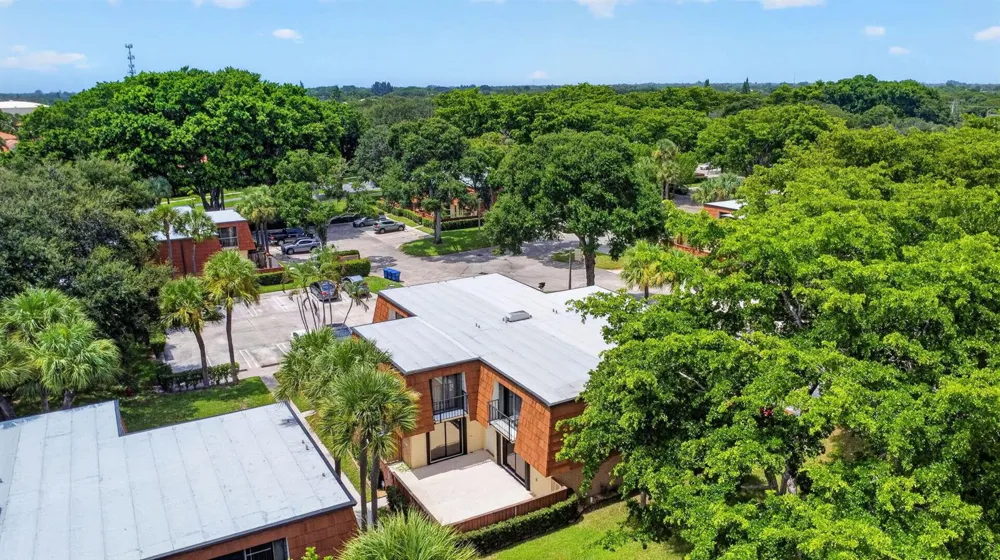 503 BUTTONWOOD LANE Boynton Beach, FL 33436