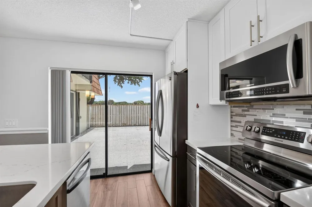 503 BUTTONWOOD LANE Boynton Beach, FL 33436