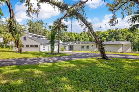 2317 FARMWOOD CIRCLE