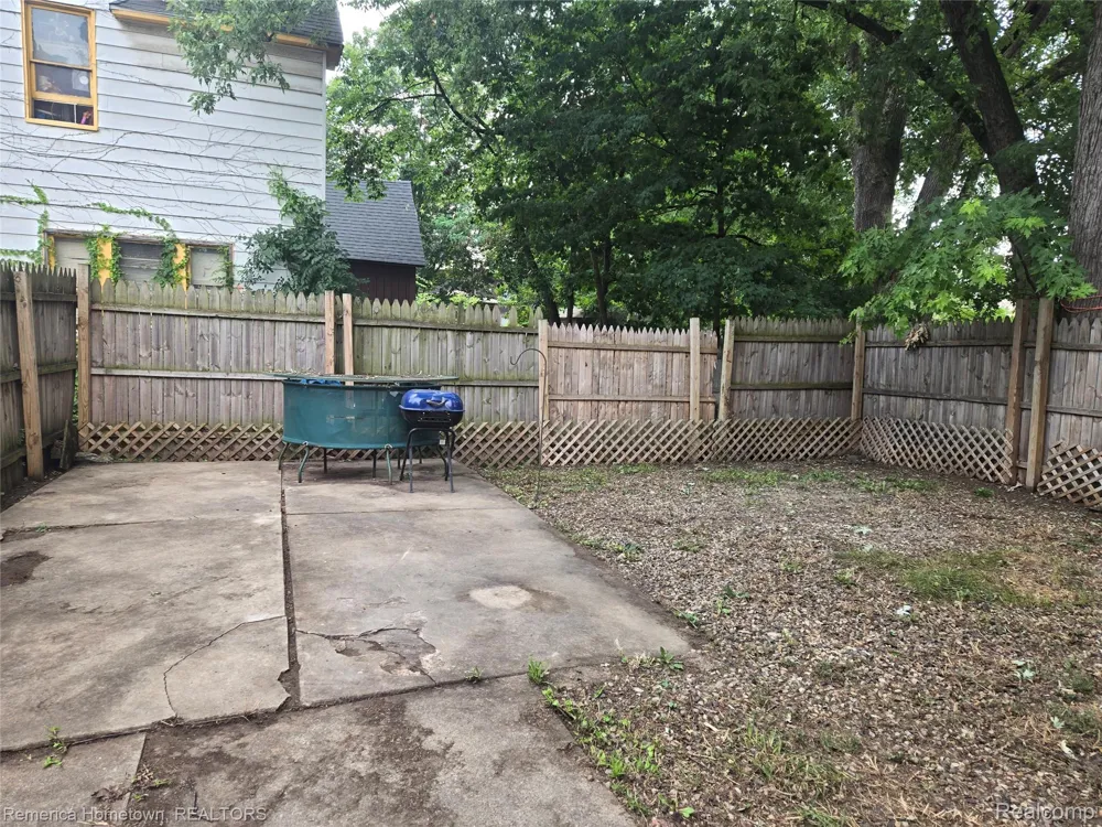 431 W Walnut Street Kalamazoo City, MI 49007