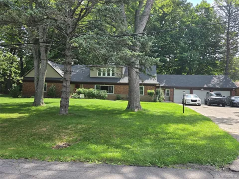 24100 Tamarack Trail