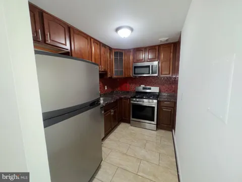 5106 F STREET SE #10