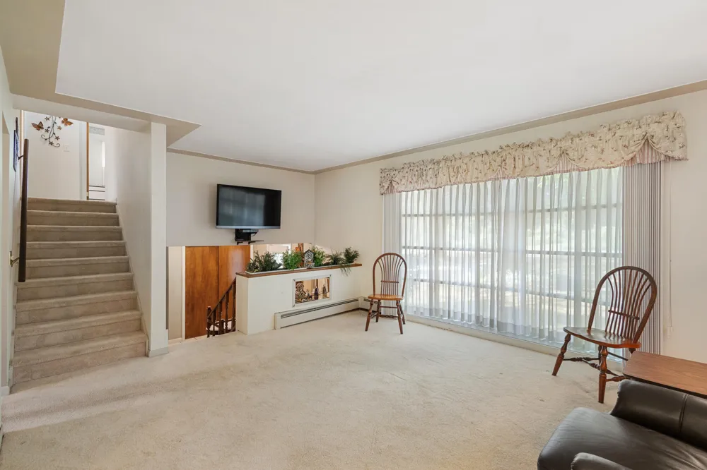 10426 Douglas Avenue Plainwell, MI 49080