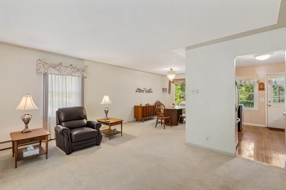 10426 Douglas Avenue Plainwell, MI 49080