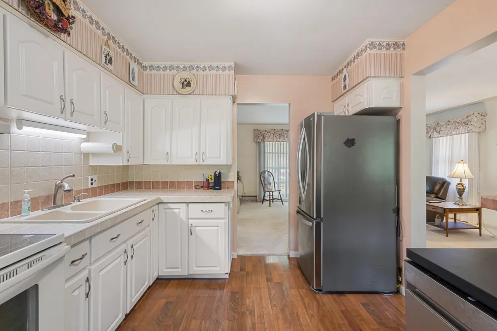 10426 Douglas Avenue Plainwell, MI 49080