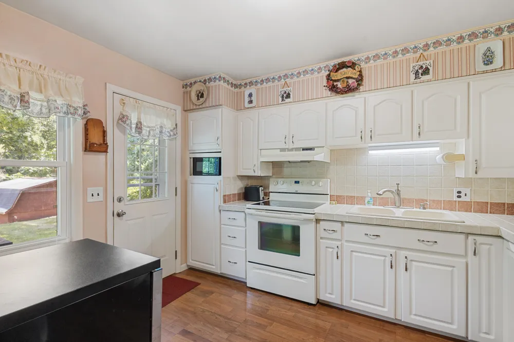 10426 Douglas Avenue Plainwell, MI 49080