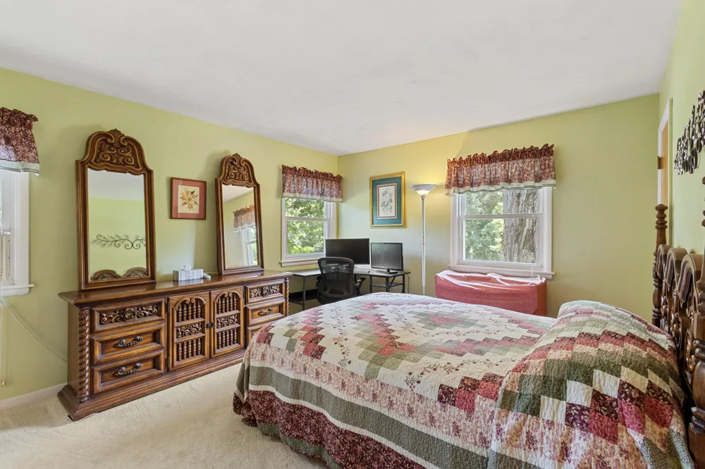 10426 Douglas Avenue Plainwell, MI 49080